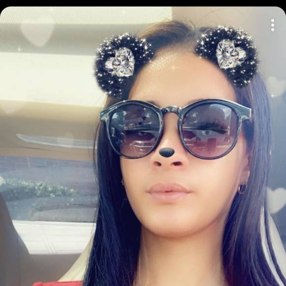 Meet your Posher, Chakira - Picture 1 of 1